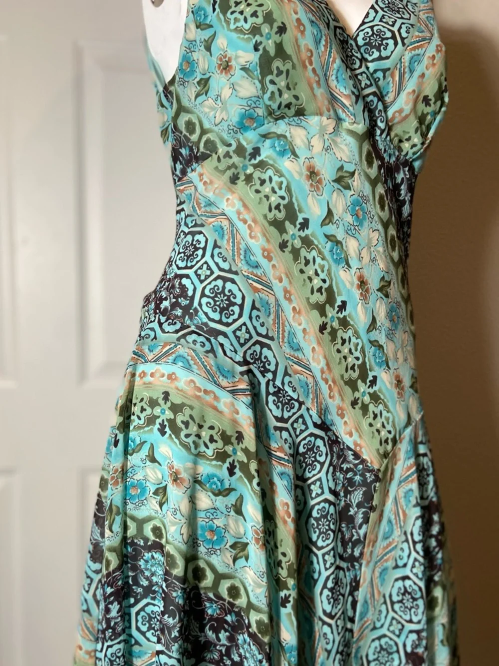 Rabbit Rabbit Rabbit Designs~Airy~Patchwork~Semi-Sheer Overlay~Dress~Size 10 - Picture 4 of 15